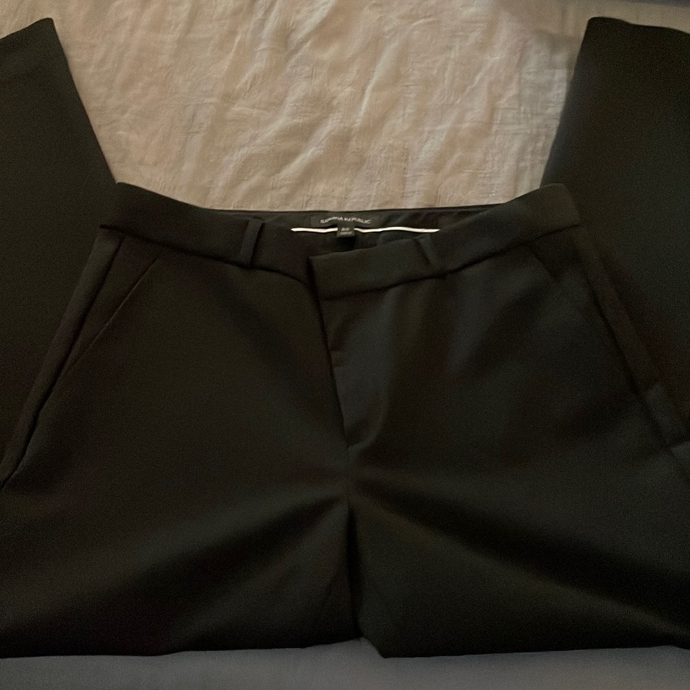 Like new size 8 Banana Republic dress pants.